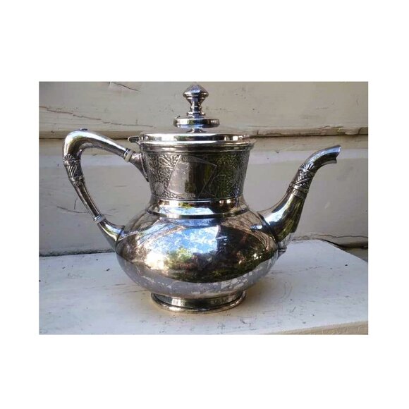 Antique Derby Silver Co #1606 Intricately Engraved Teapot Silverplated Tea Pot - Picture 2 of 14